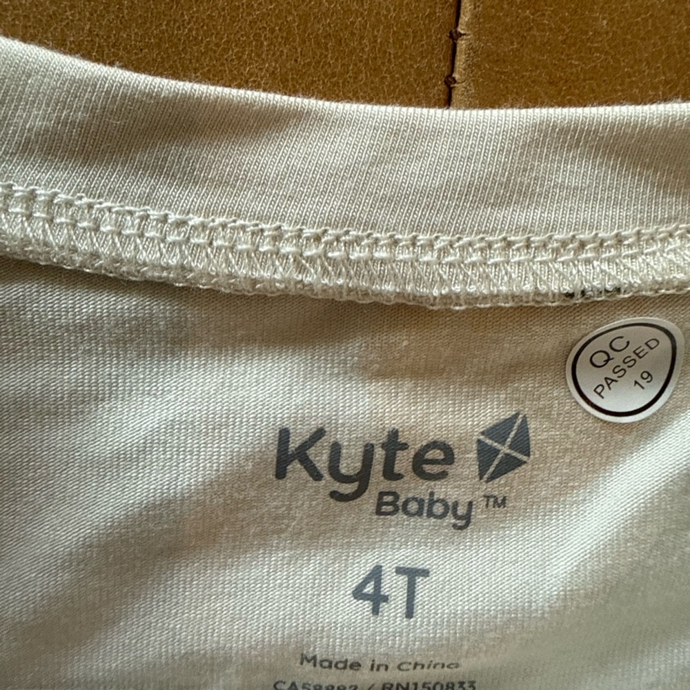 💜$20 FLASH SALE💜 Kyte Baby Viscose Bamboo Top 4T NWT - Picture 3 of 3